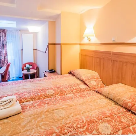 Hotell Sander 3*