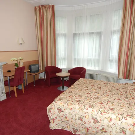 Hotell Sander 3*