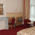 Sander Hotel 3*